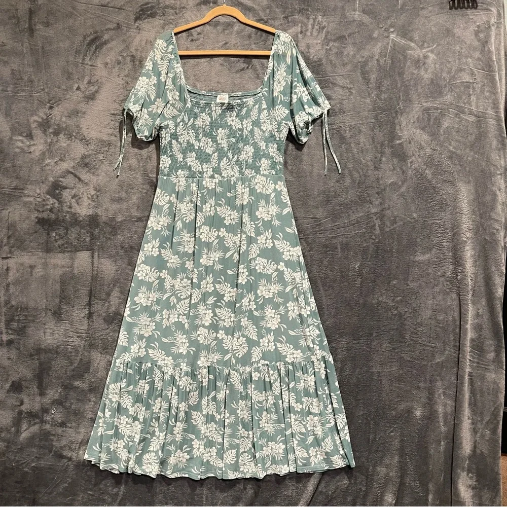 Siren Lily Women Petite XL Maxi Floral Dress Smocked Tiered Lined Boho Resort - Picture 1 of 15